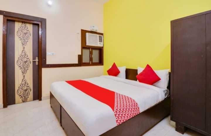 Hotel O Jas Inn Near Star Mall Gurgaon Bagian luar foto