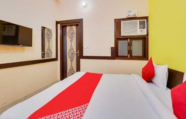 Hotel O Jas Inn Near Star Mall Gurgaon Bagian luar foto