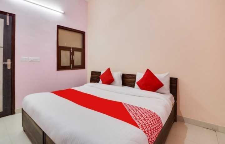 Hotel O Jas Inn Near Star Mall Gurgaon Bagian luar foto